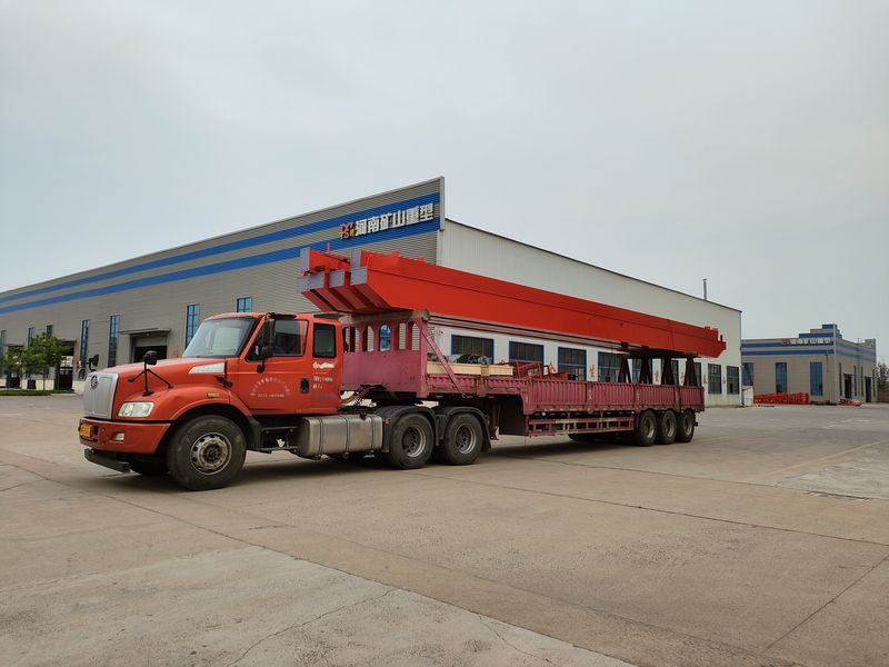 電動葫蘆橋式起重機 3臺 LH5t-17m 制作完成，發(fā)往河南漯河交付客戶使用。